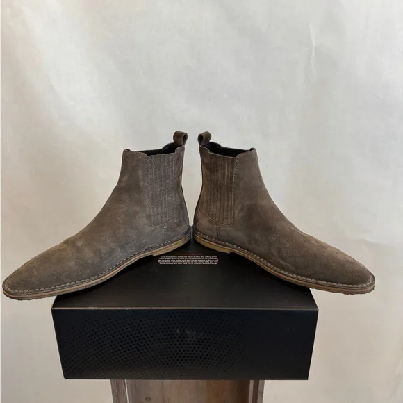 Saint Laurent Suede Chelsea Boots - Picture 7 of 15